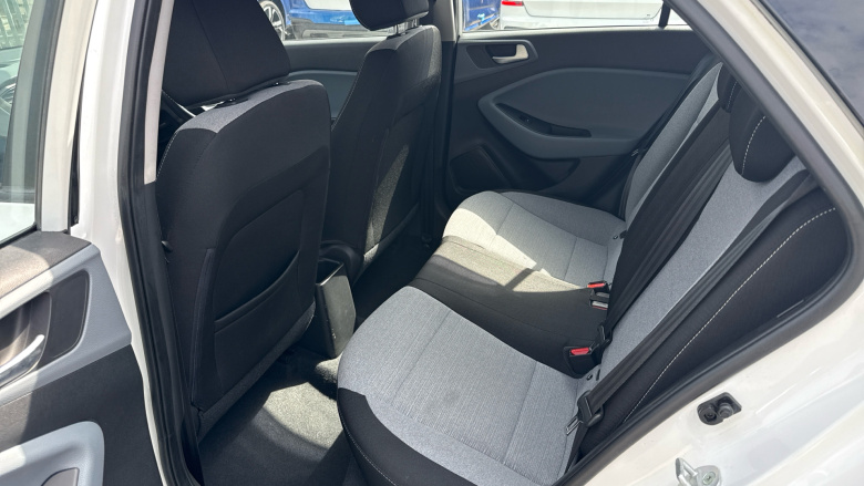 Hyundai i20 1.2 SE 5dr Petrol Hatchback